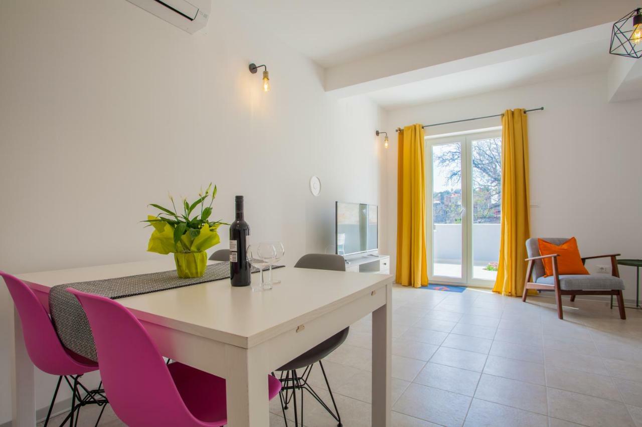 Apartment Garden Breeze Cres Bagian luar foto