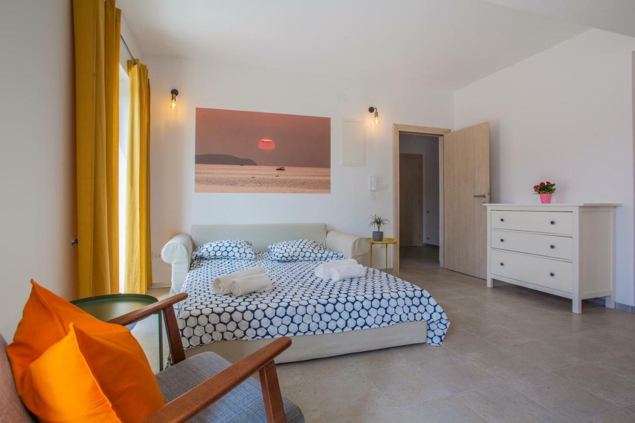 Apartment Garden Breeze Cres Bagian luar foto