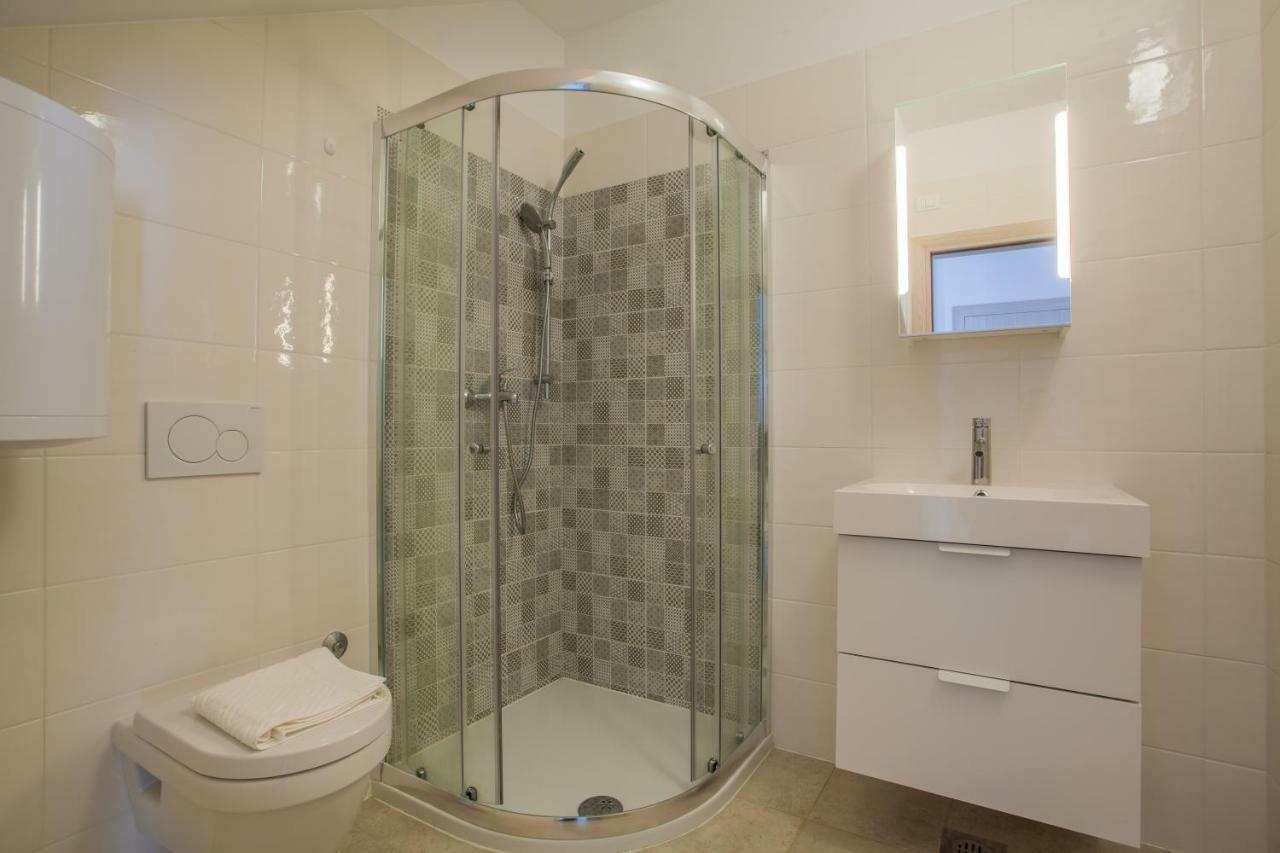 Apartment Garden Breeze Cres Bagian luar foto