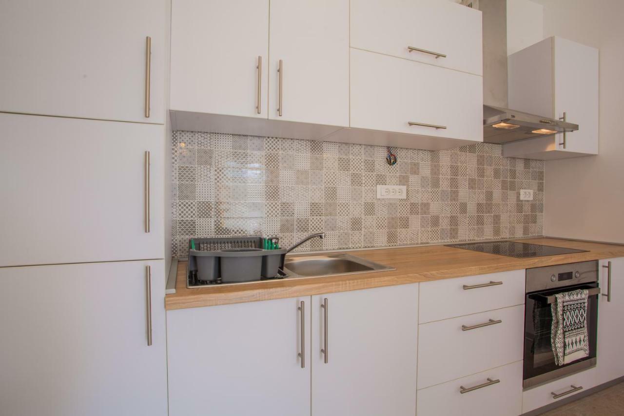 Apartment Garden Breeze Cres Bagian luar foto