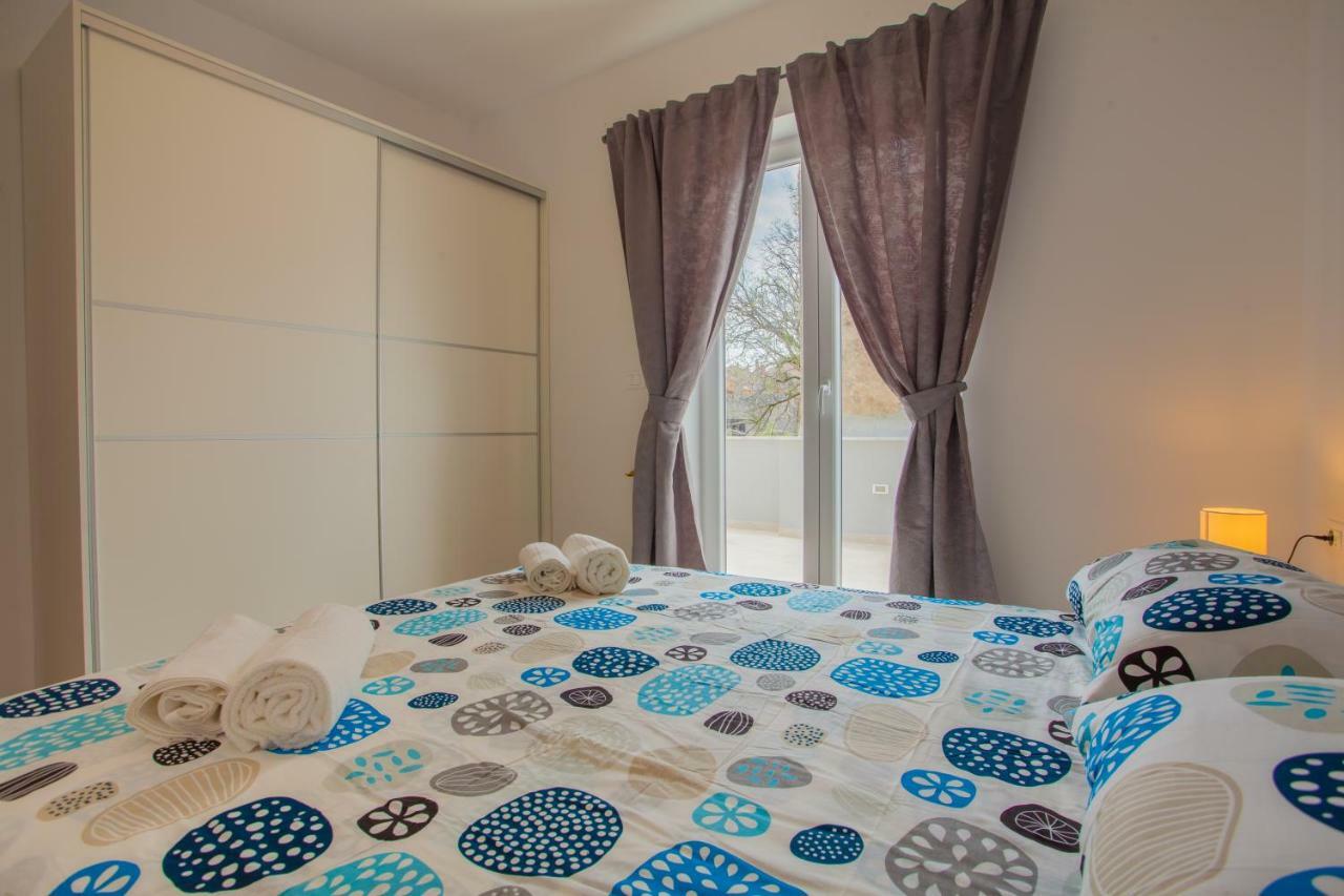 Apartment Garden Breeze Cres Bagian luar foto